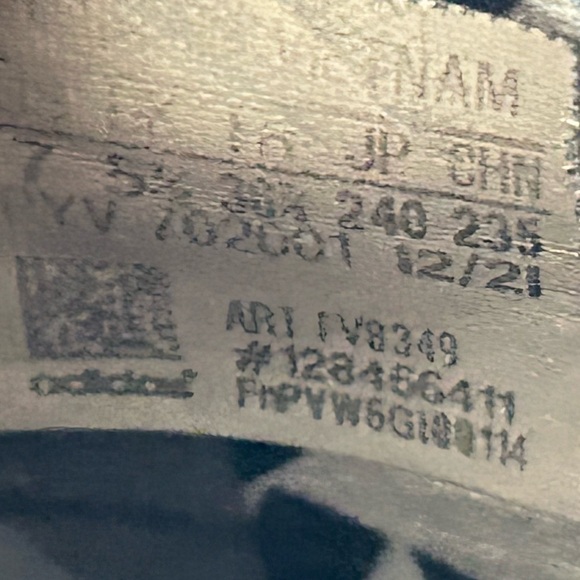 Adidas Womens Black Grey Ultra Boost 20 Running Athletic Sneakers Shoes SZ US 7 - Picture 11 of 11